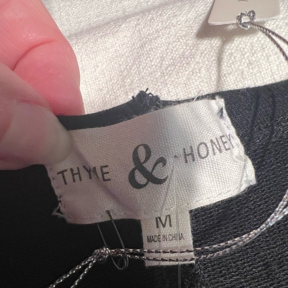 THYME & HONEY (NWT) A-LINE DRESS SIZE MEDIUM IN BLACK - Picture 7 of 8